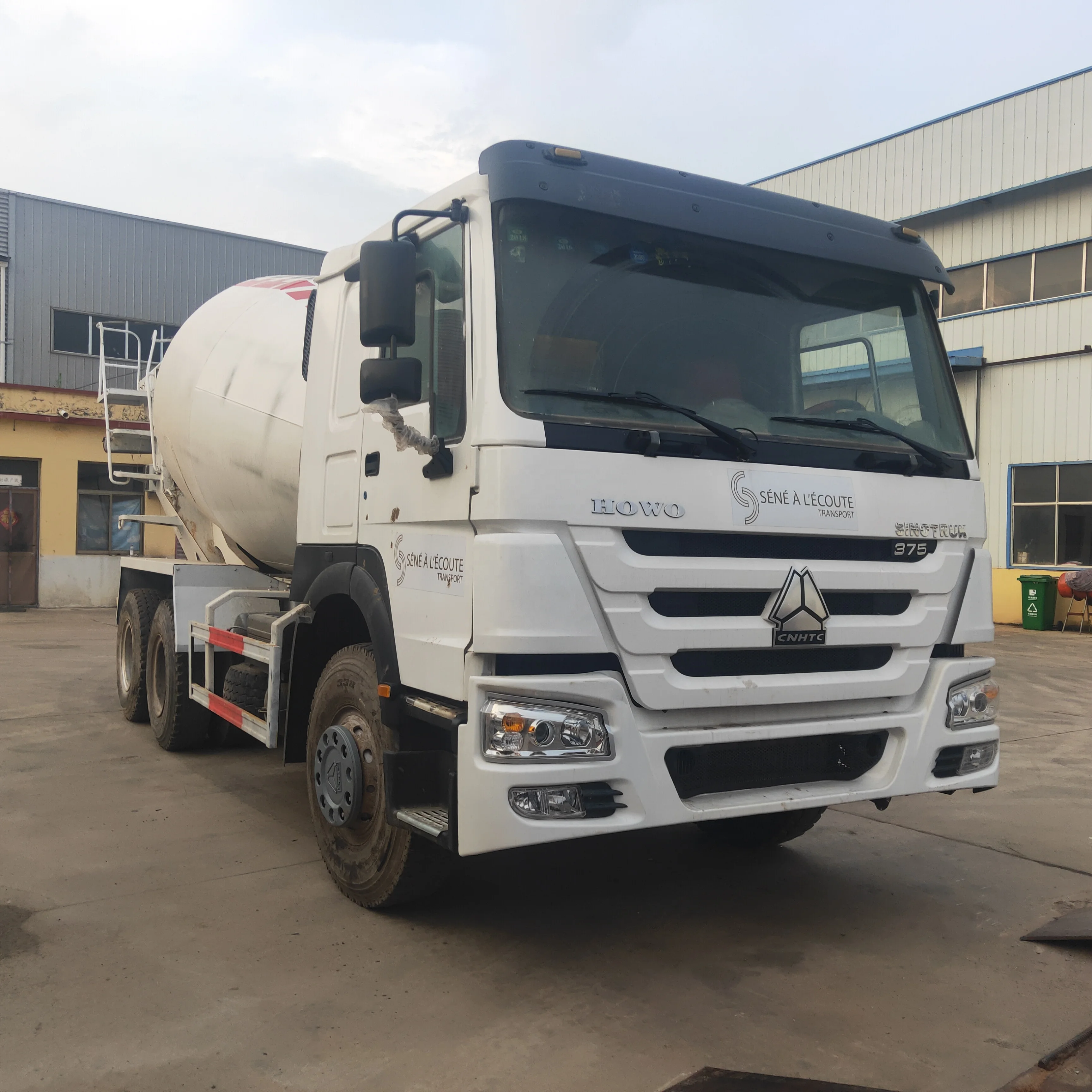 used sinotruk howo 375 6x4 concrete cement mixer truck lorry