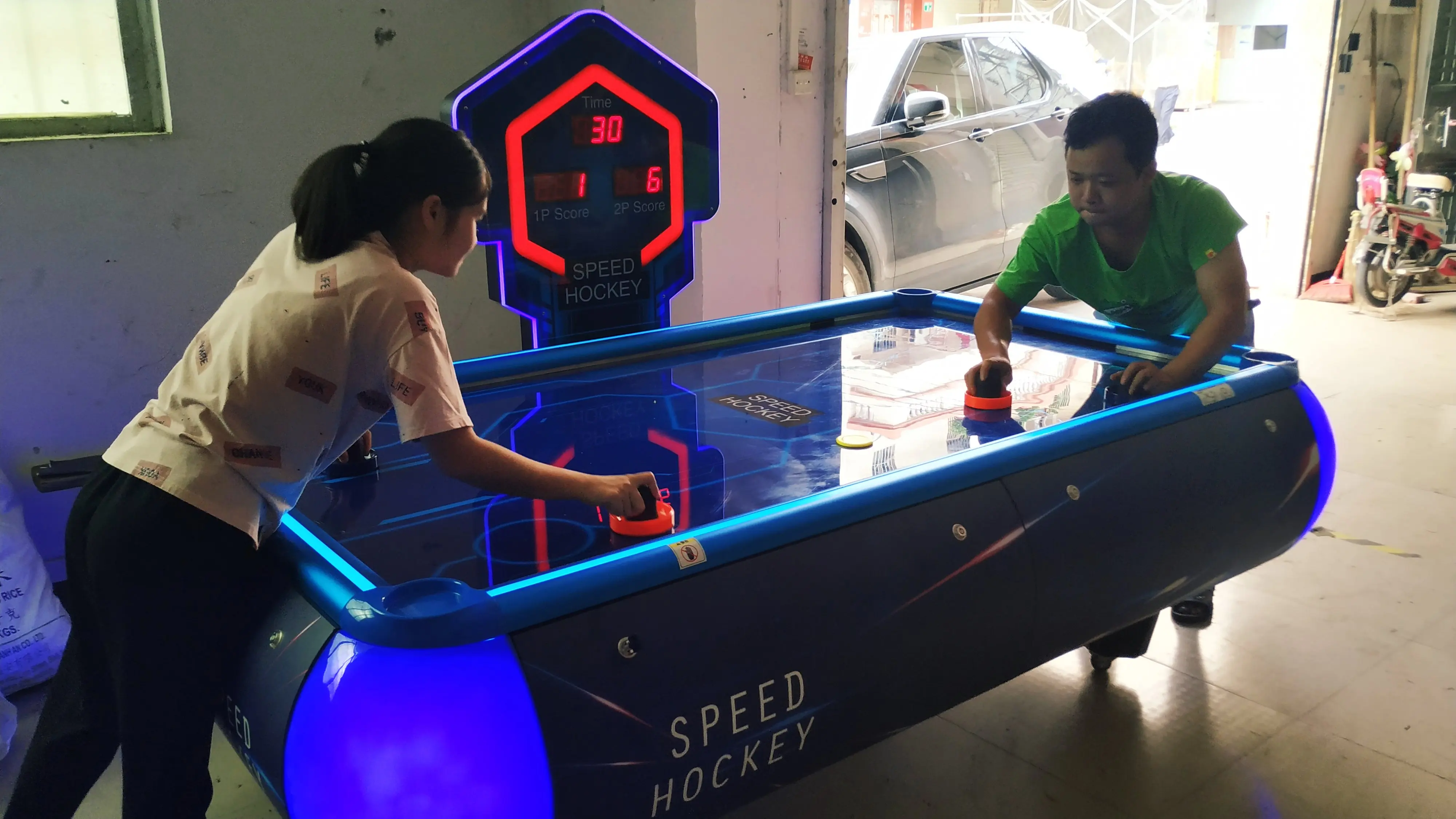 Coin Operated Hockey Machine Indoor Coin Operated Rotating Spaceship Top Air Hockey Arcade Game Machine