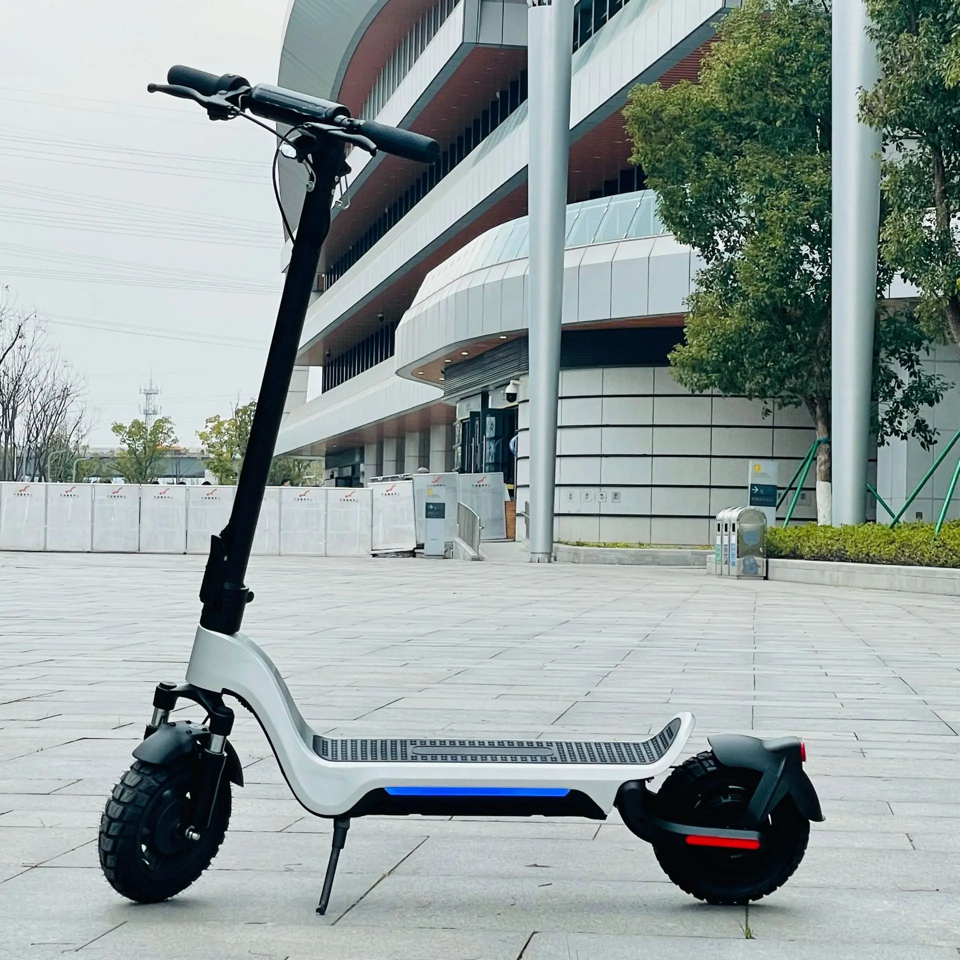 Wholesale ShowMe e scooters for fat tyers 48v 600w fast 45km/h long 45-65km electric scooter From m.alibaba.com