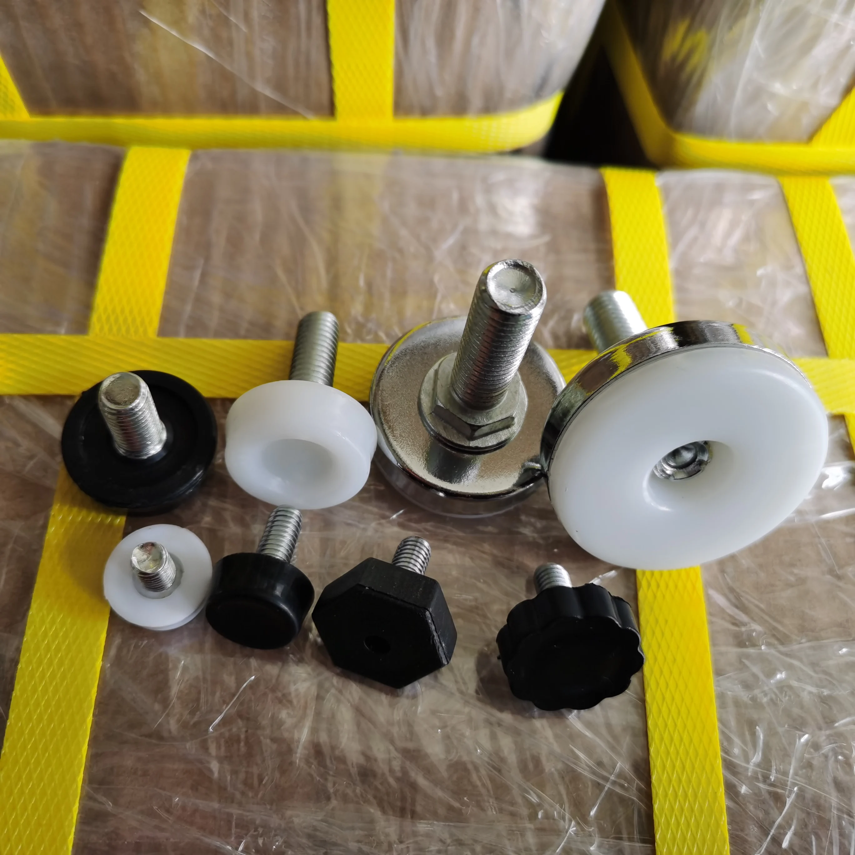 M6 M8 M10 Регулируемый самовыравнивающий станок для ножек мебели Поворотный и фиксированный стальной пластиковый цинковый нивелир