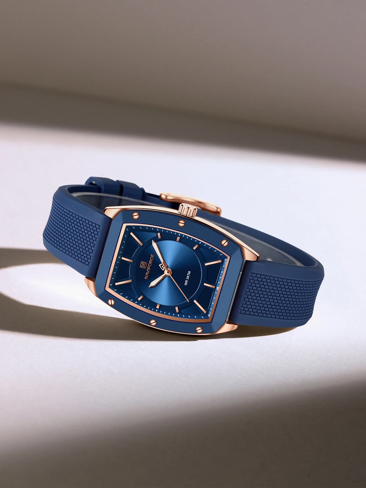 NAVIFORCE 5049 Watch Women Elegant Fashion Quartz Watches Silicone Strap Sports Ladies Watch Big Dial Waterproof Wristwatch