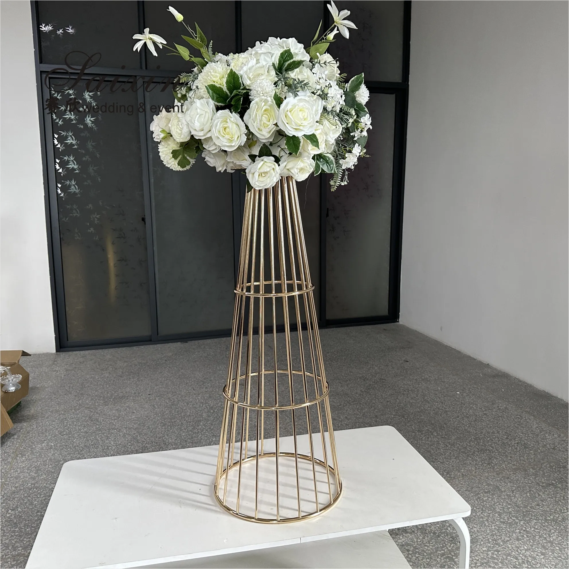 New Design Gold Metal Flower Stand Wedding Decoration Table Centerpiece Luxury Wedding Flower