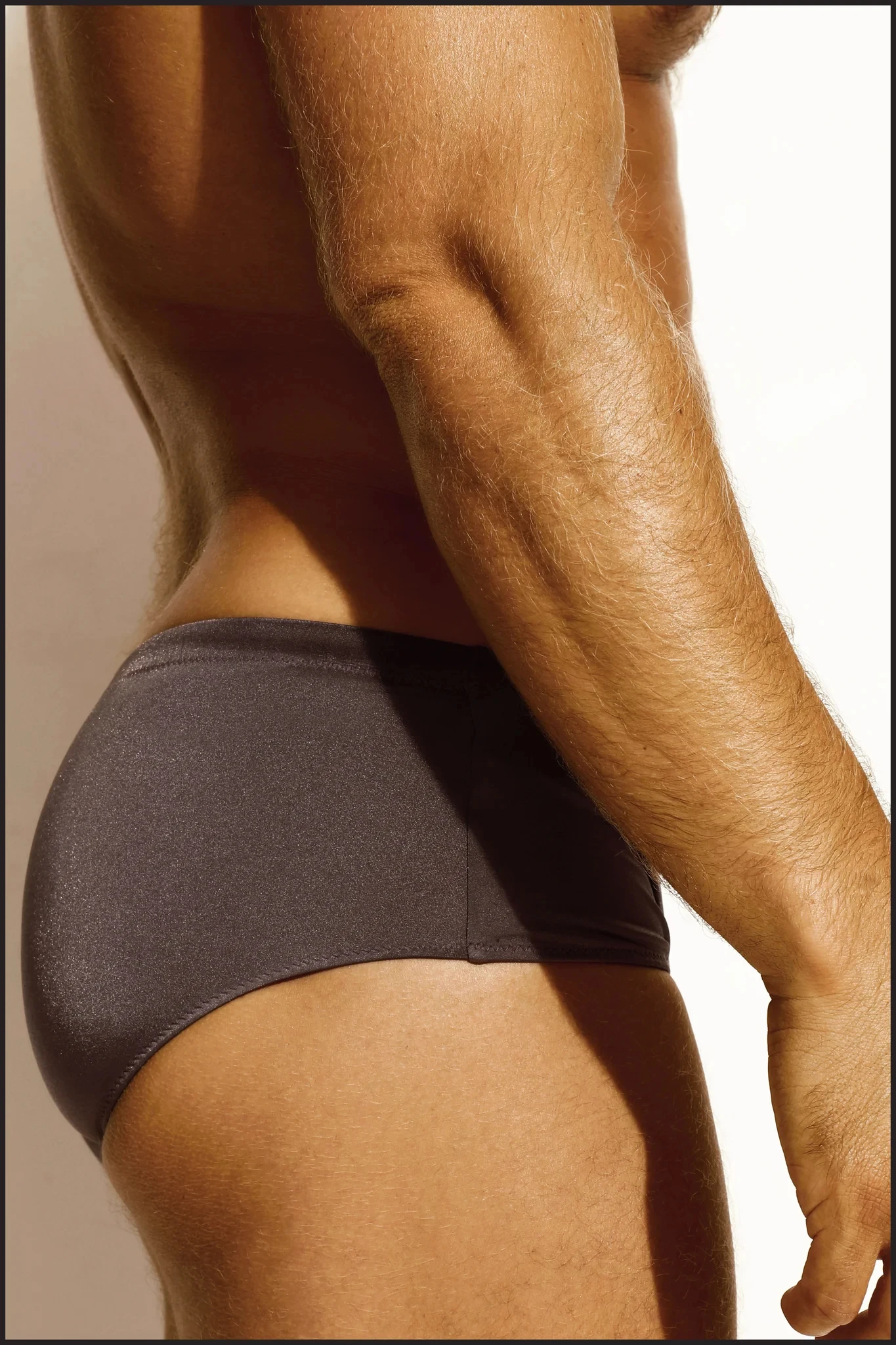 XF 2025 Men's Custom Sexy Thong Swim Brief Solid Color 1-Piece Bikini Beachwear Seamless Nylon Spandex Underwear
