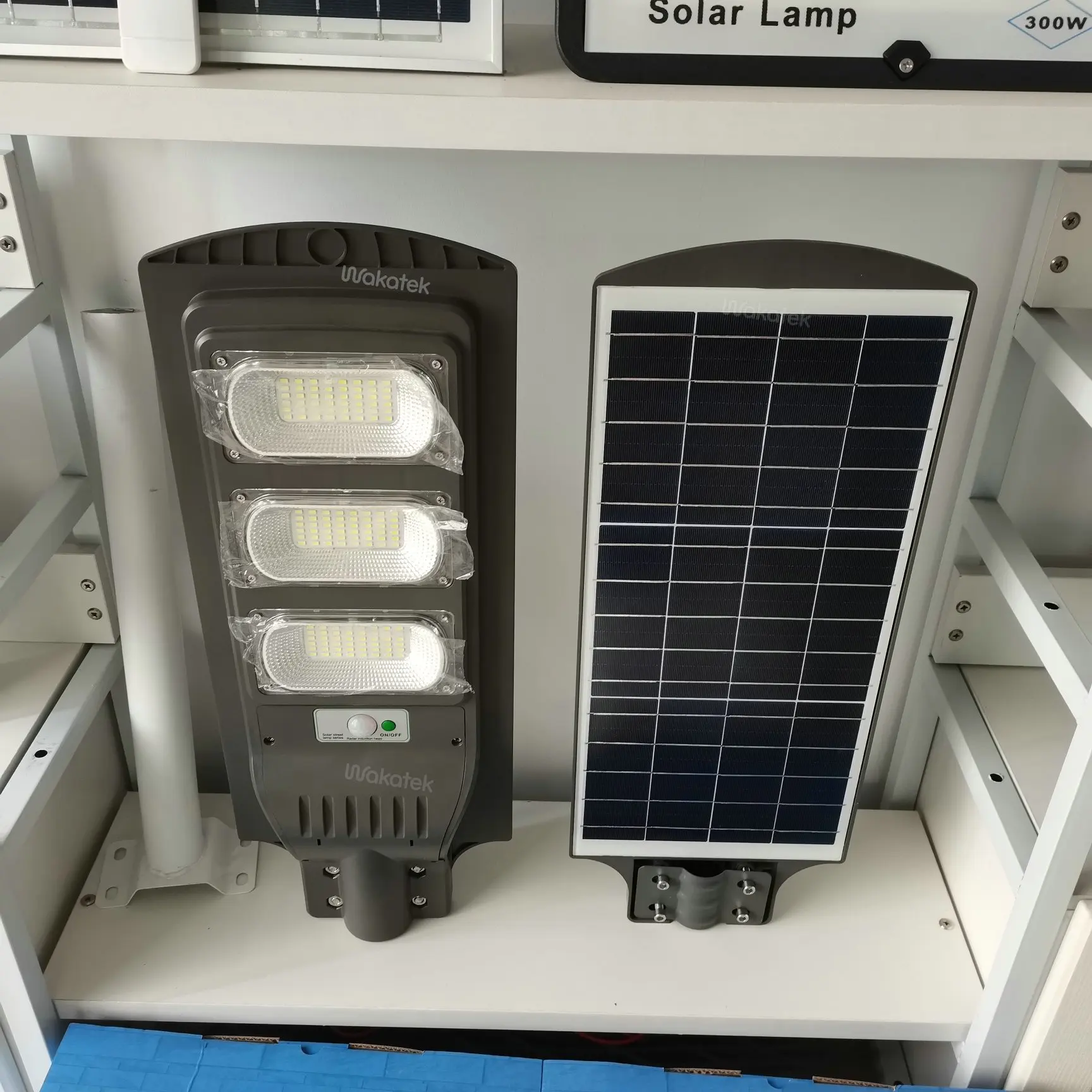 60 watts light control intelligent discharge system monocrystalline silicon 80AH aluminium outdoor all in one solar street light