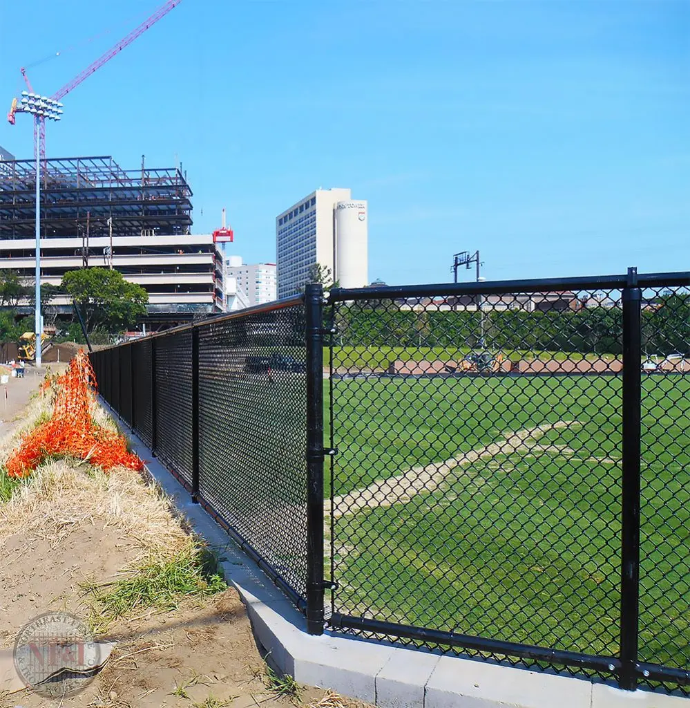 Chain Link Fence Barbed Wire Extension Arms Diamond Fencing Wire