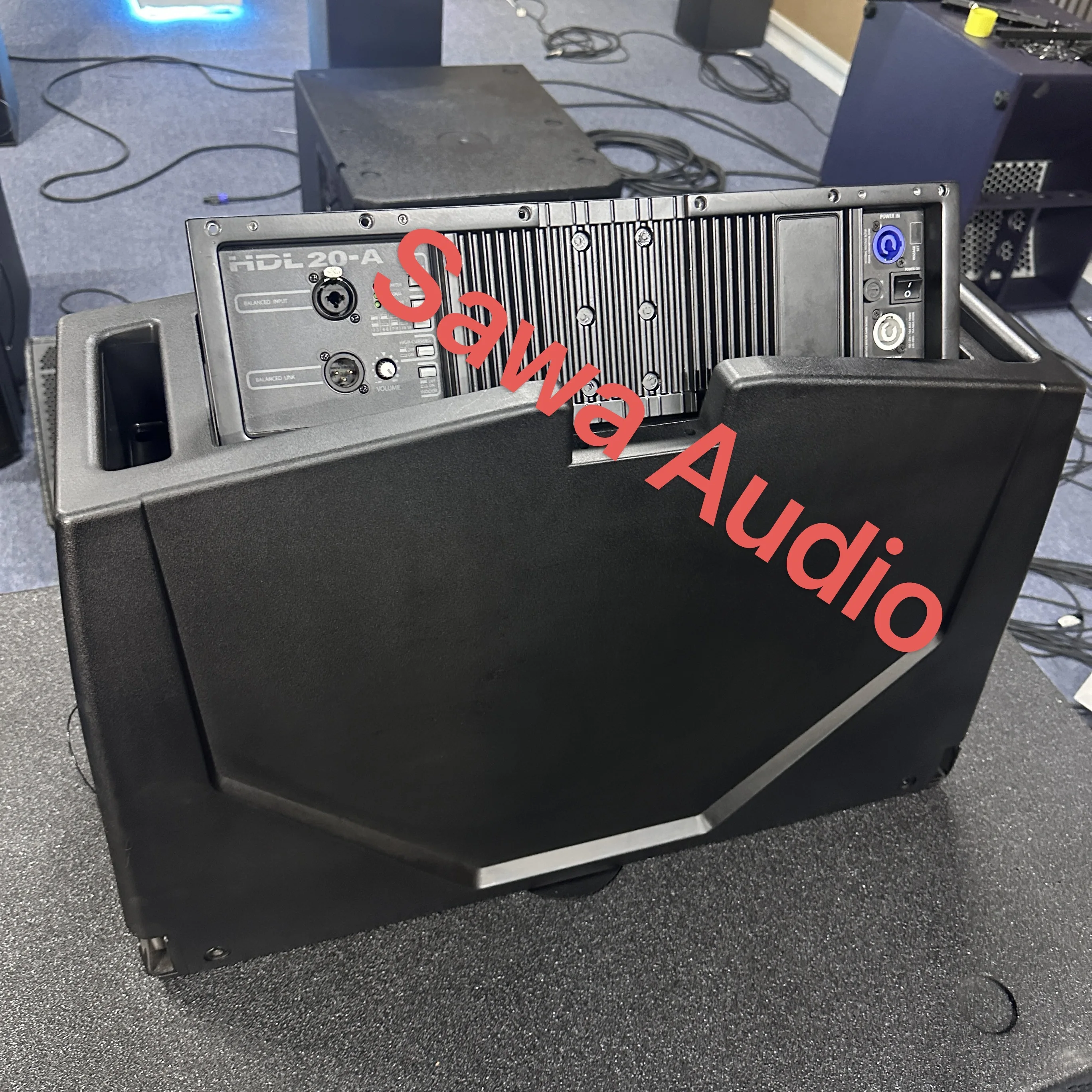 HDL 20-A Line Array Module 700W RMS Dual 10 Inch Speakers