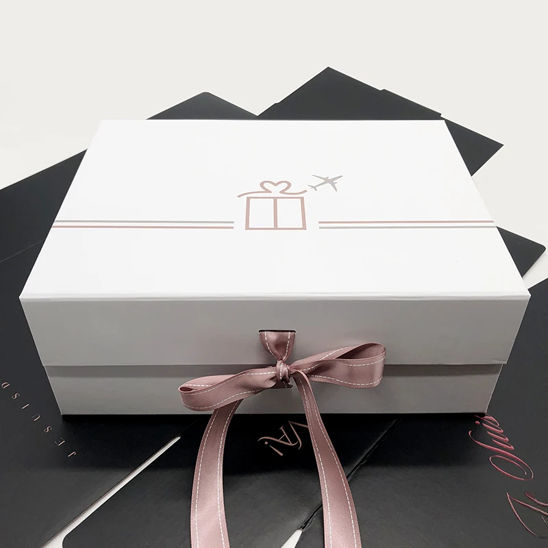 Custom Logo Printing Cardboard Keepsake Paper Packaging Box Magnetic Flap Hamper Present Gift Boxes With Ribbon Closure