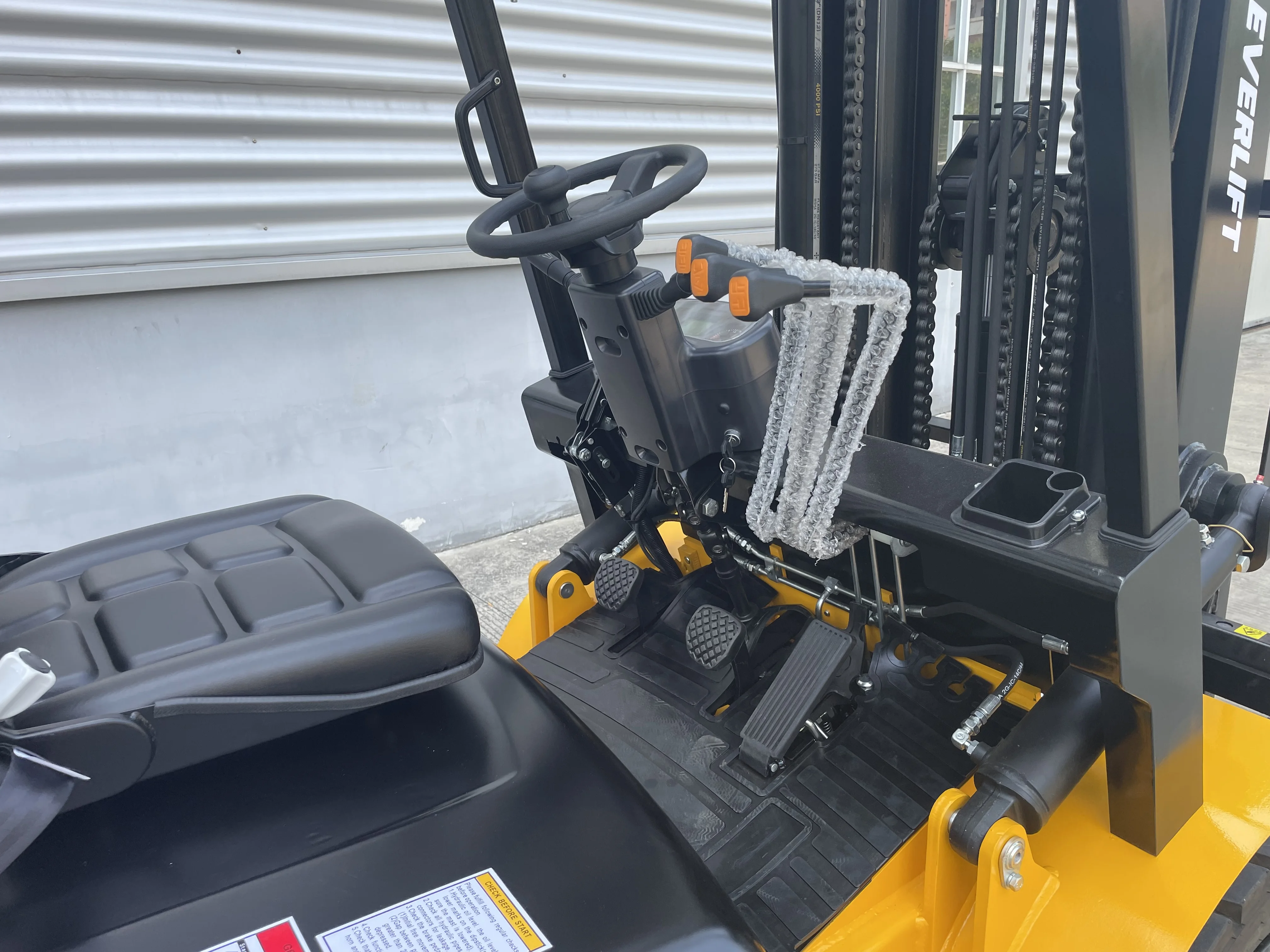 Lpg Gas Dual Fuel Forklift Truck With Tank 2.5 Ton 3 Ton 4ton Forklift