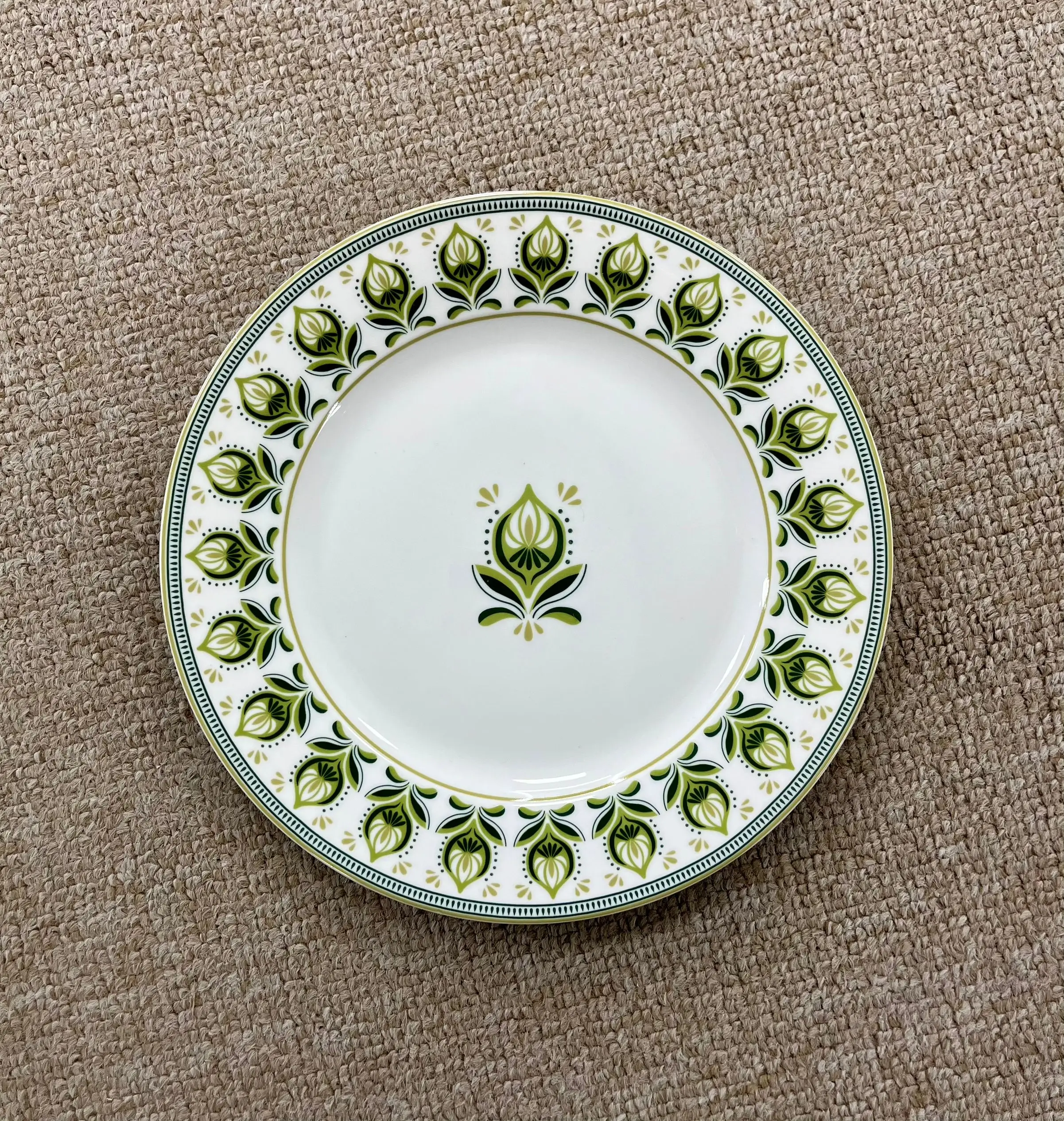 Green Pattern Series Ceramic Bone China Chip Resistant Dinnerware Set details