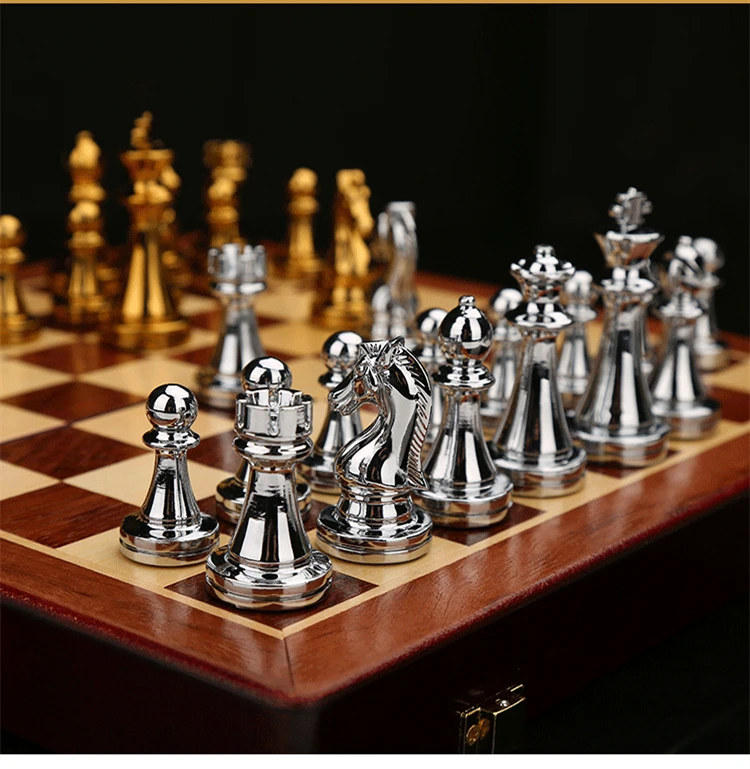 Luxury Chess Set Gift Box Metal Chess Pieces Wooden Chessboard Vintage European Decor Chess Game
