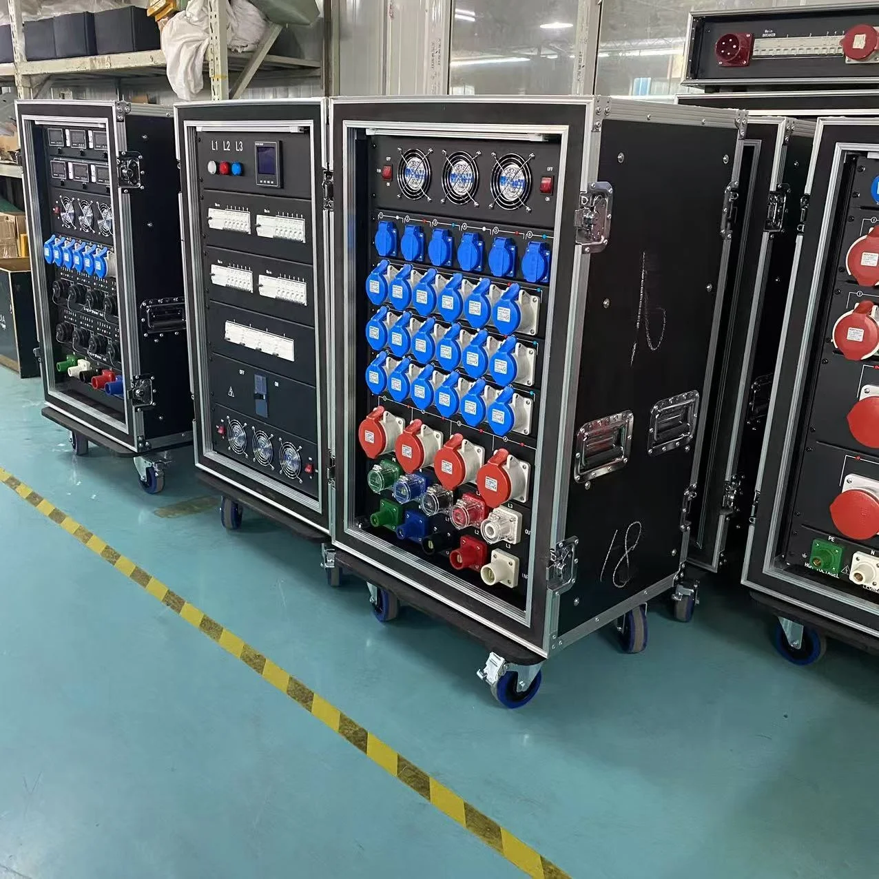 28-Way Power Distribution Board for Pro Audio Stage & Event 3-Phase Electrical Distribution Box 240v Breaker Output Protection
