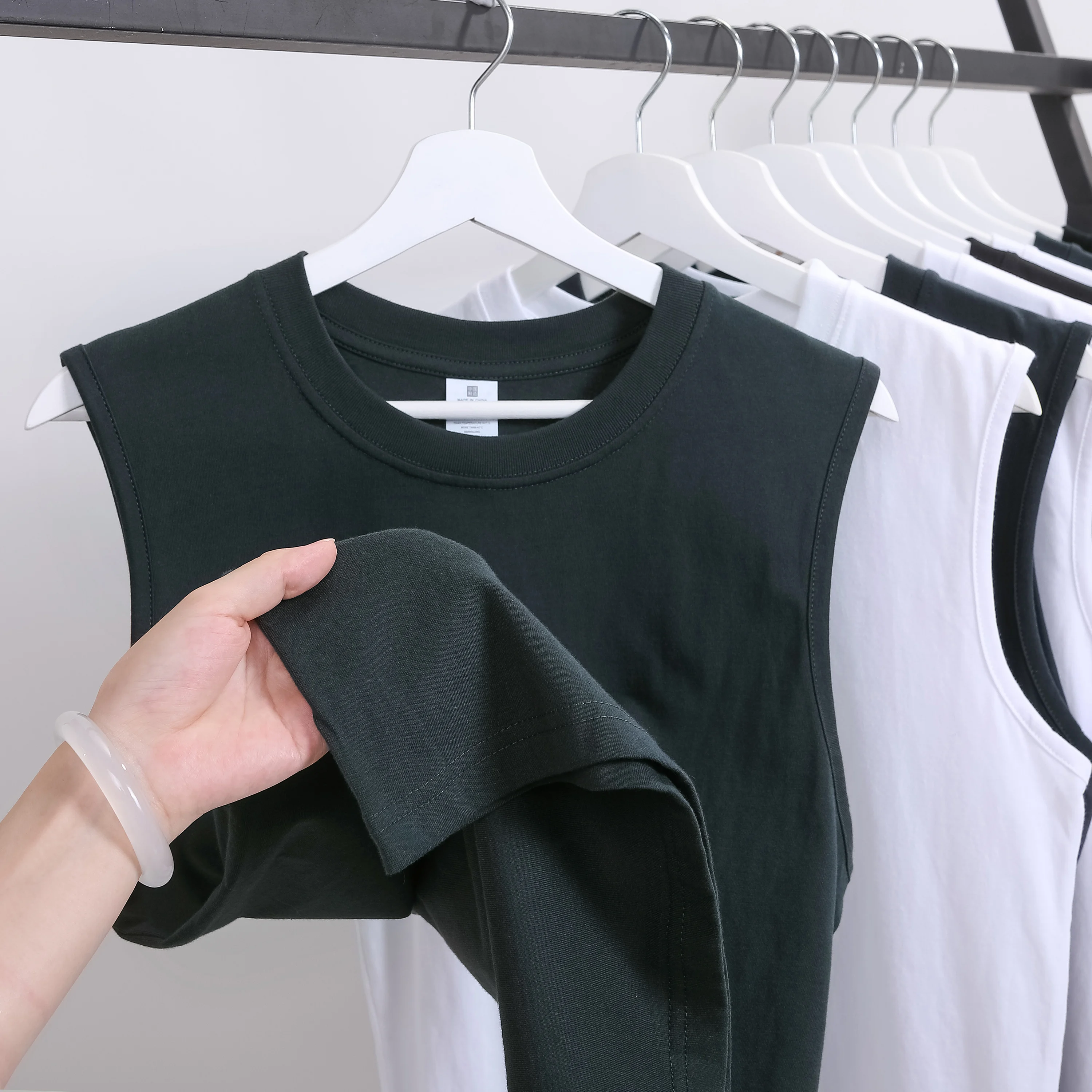Men's Loose Fit Heavyweight Hot Selling Gym Tank Top Cotton Muscle Vests Workout Clothing Mens Sport Men's Loose Fit Heavyweight Hot Selling Gym Tank Top Cotton Muscle Vests Workout Clothing Mens Sport