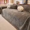Gris oscuro
