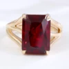 Anillo de oro macizo de 14k con gema de laboratorio