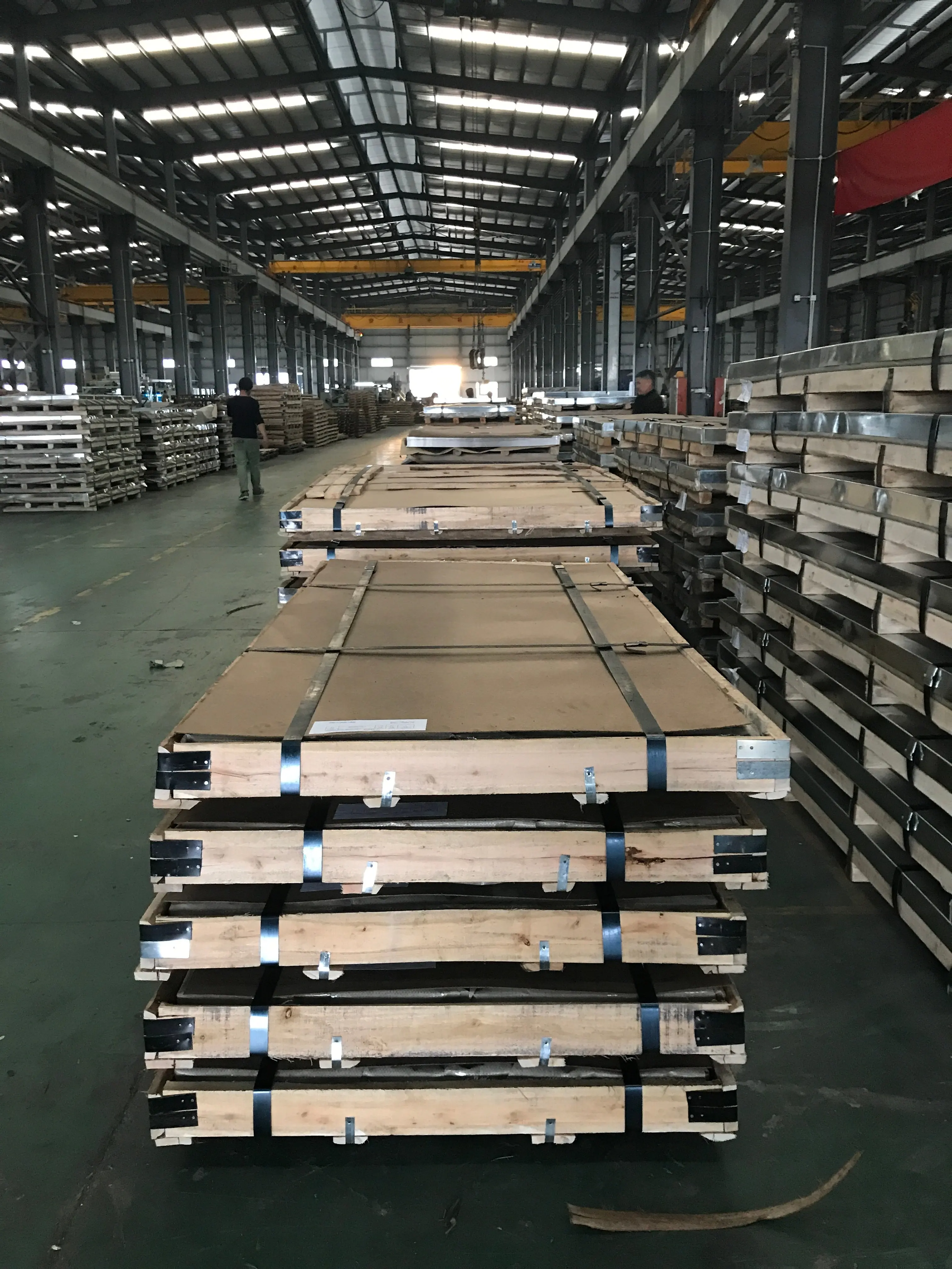 Customized Size Color Ceiling and Wall Decor Mirror Wall Panel