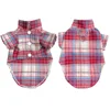 Chemise à carreaux rouge et bleue avec bouton D