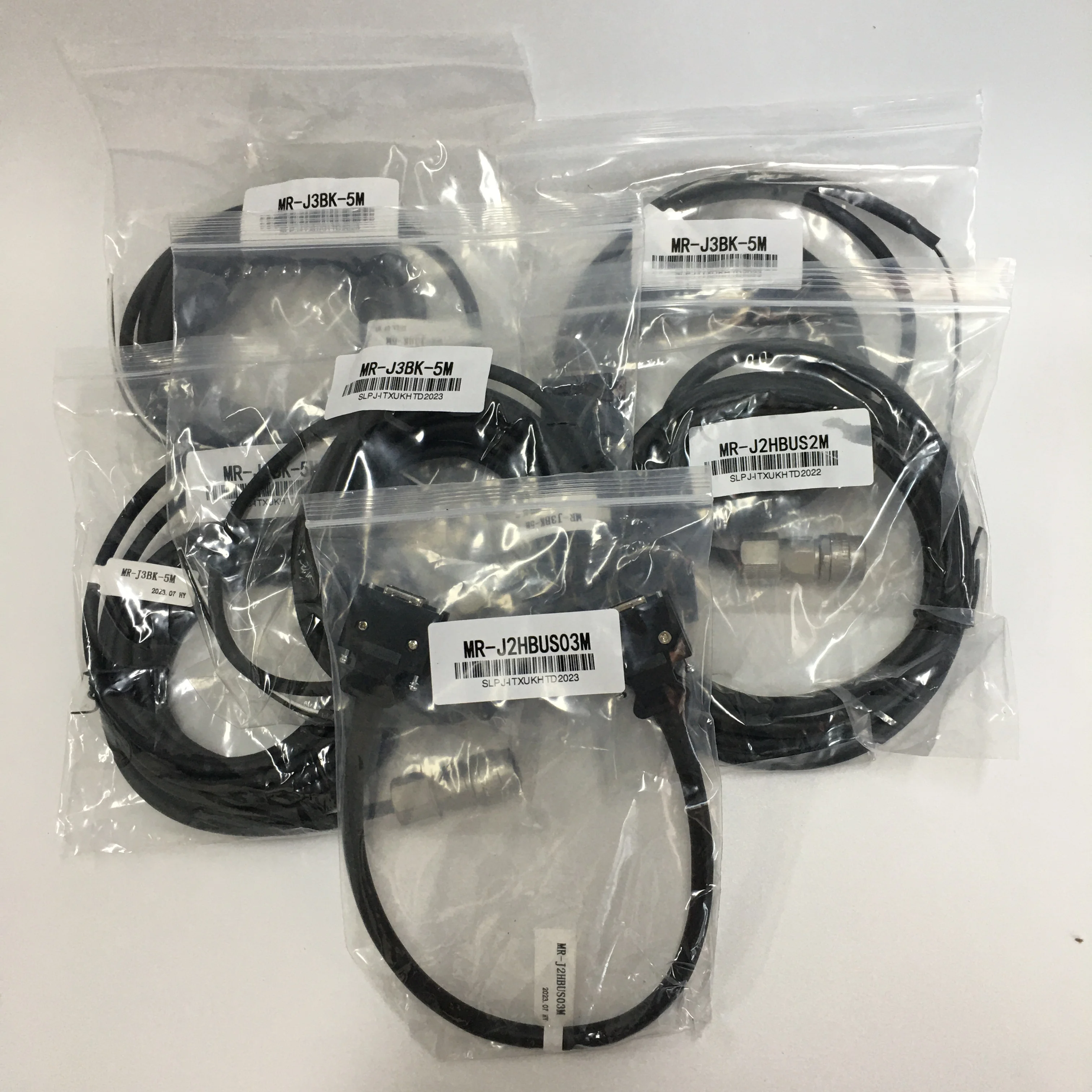 MITSUBISHI Servo Cable Set MR-J3BK-5M / MR-J2HBUS03M
