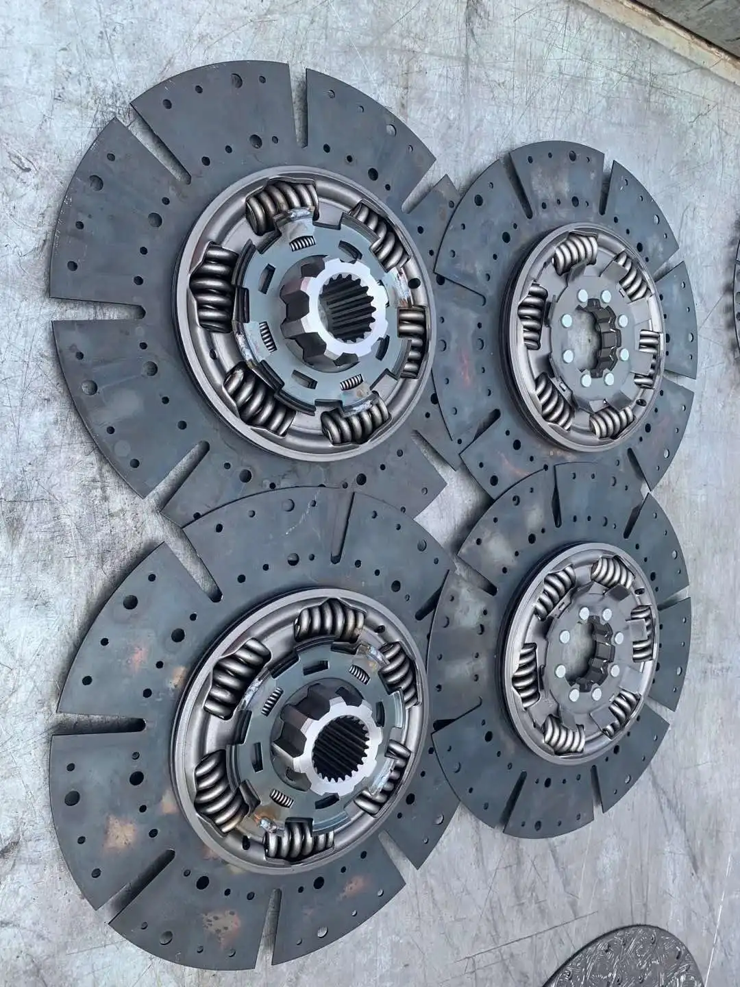 カジテツ Amazon.com: Vespa OEM Clutch for Vespa GTS GTS Super GTV GTV