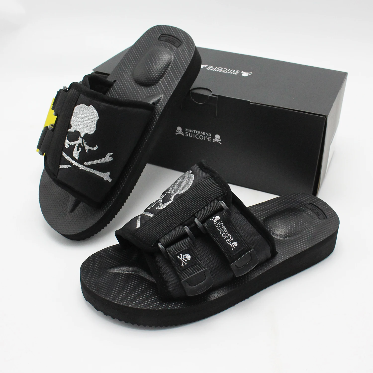 SUICOKE×mastermind スカルデザイン スライドサンダル SUICOKE×mastermind スカルデザイン スライドサンダル
