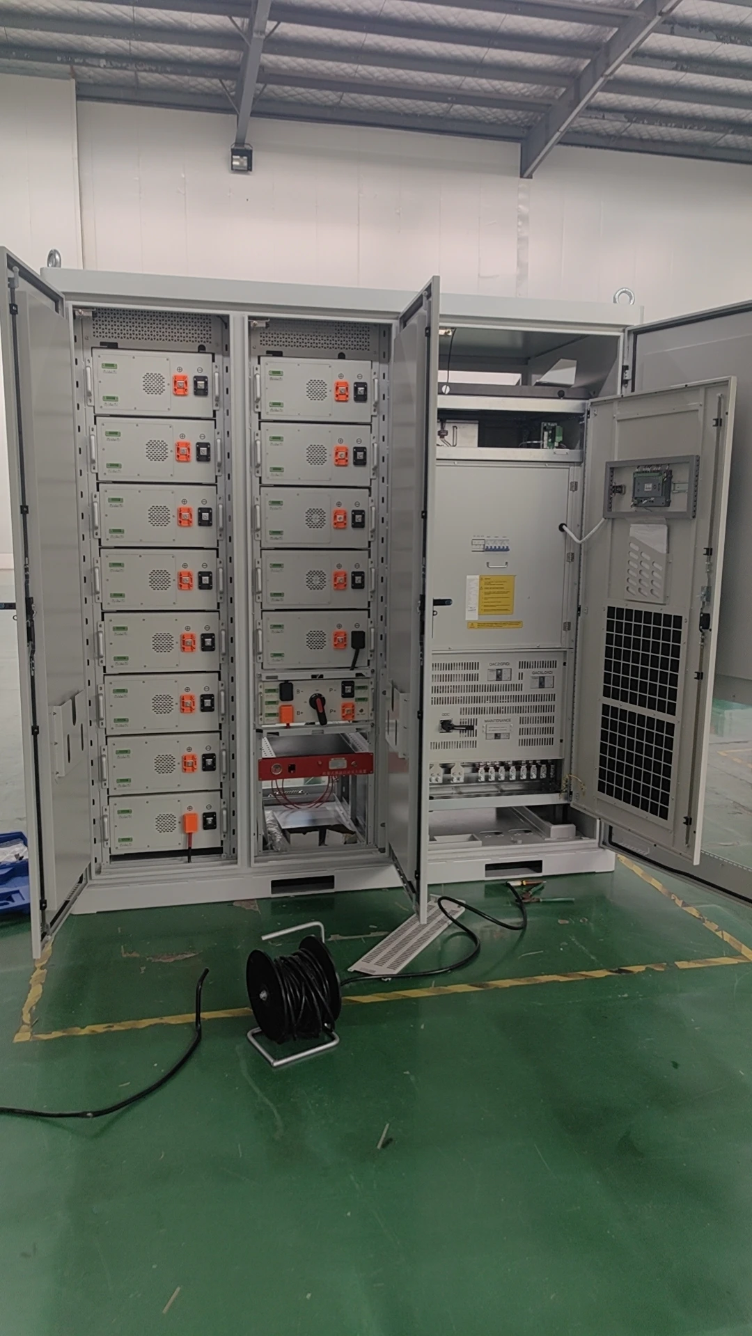 Hot Sell Solar Mounting System Ground 50kw 100kw 200kw 300kw Off Grid Hybrid Photovoltaic Solar Panel System with Storage Set
