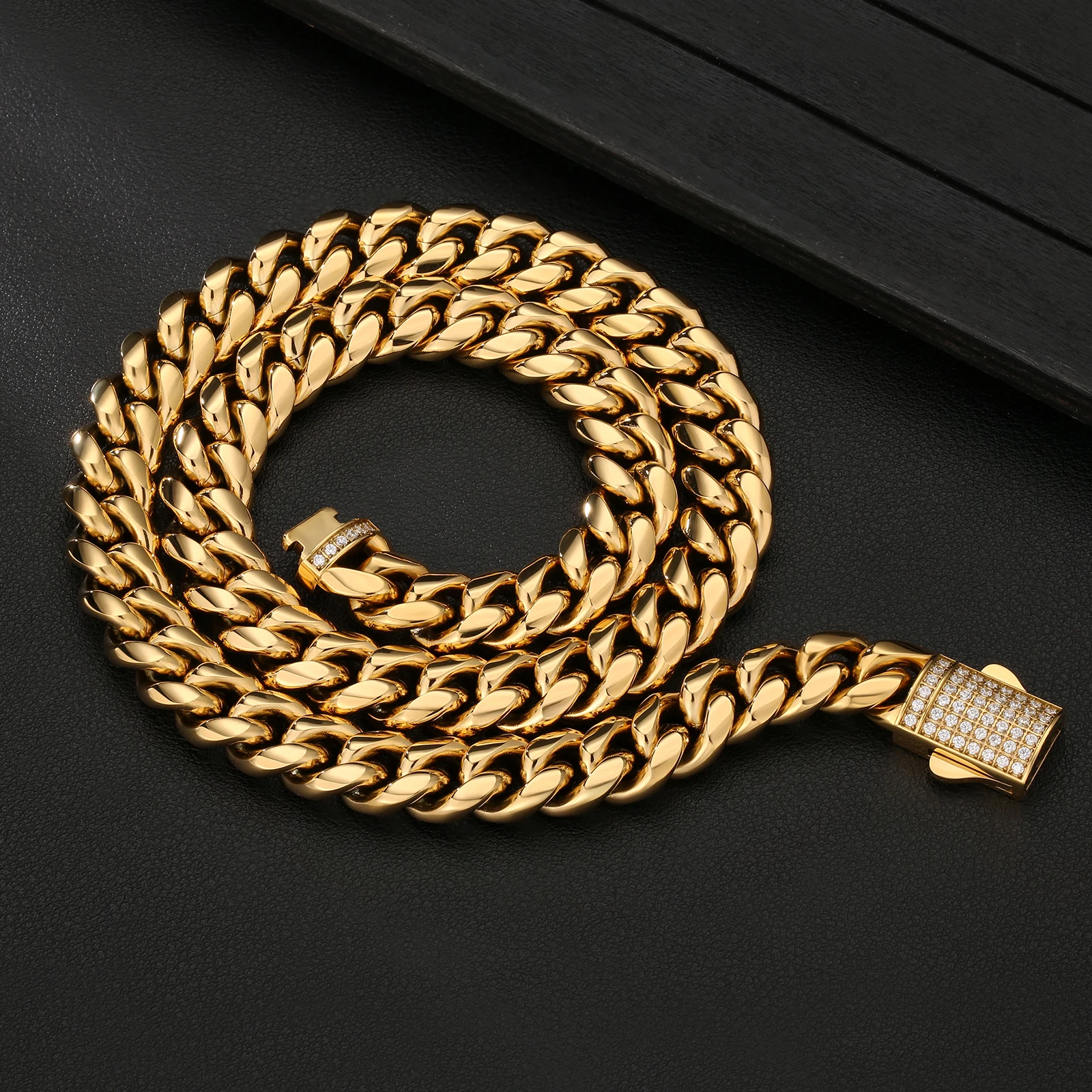 Bracciale a maglie cubane Miami placcato oro 18k, catena da 8 per uomo e donna, chiusura a scatola in acciaio inossidabile - Italia