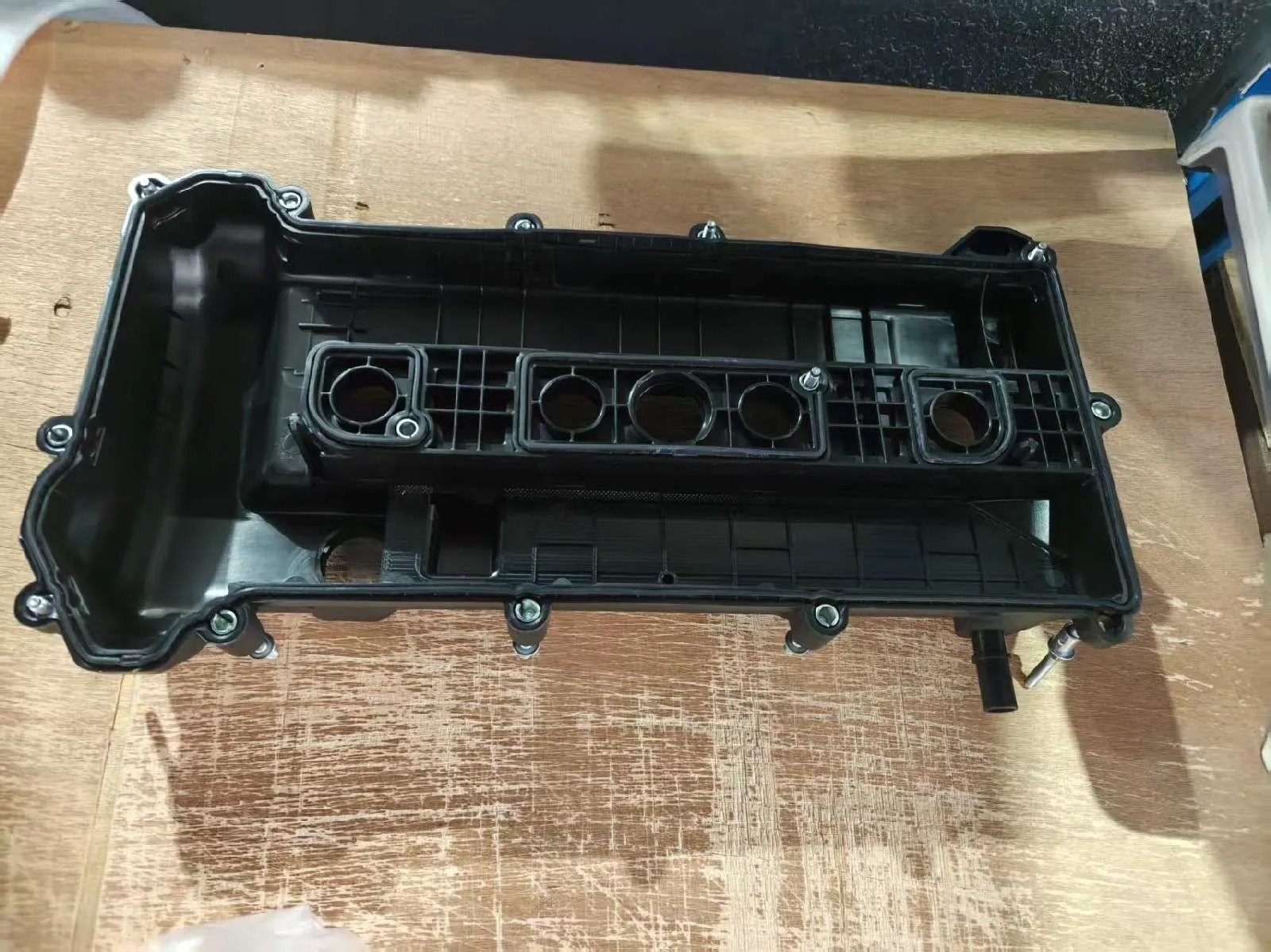 Plastic Engine Valve Cover 4S4Z6582CA for Ford Escape Focus Transit C... — 2