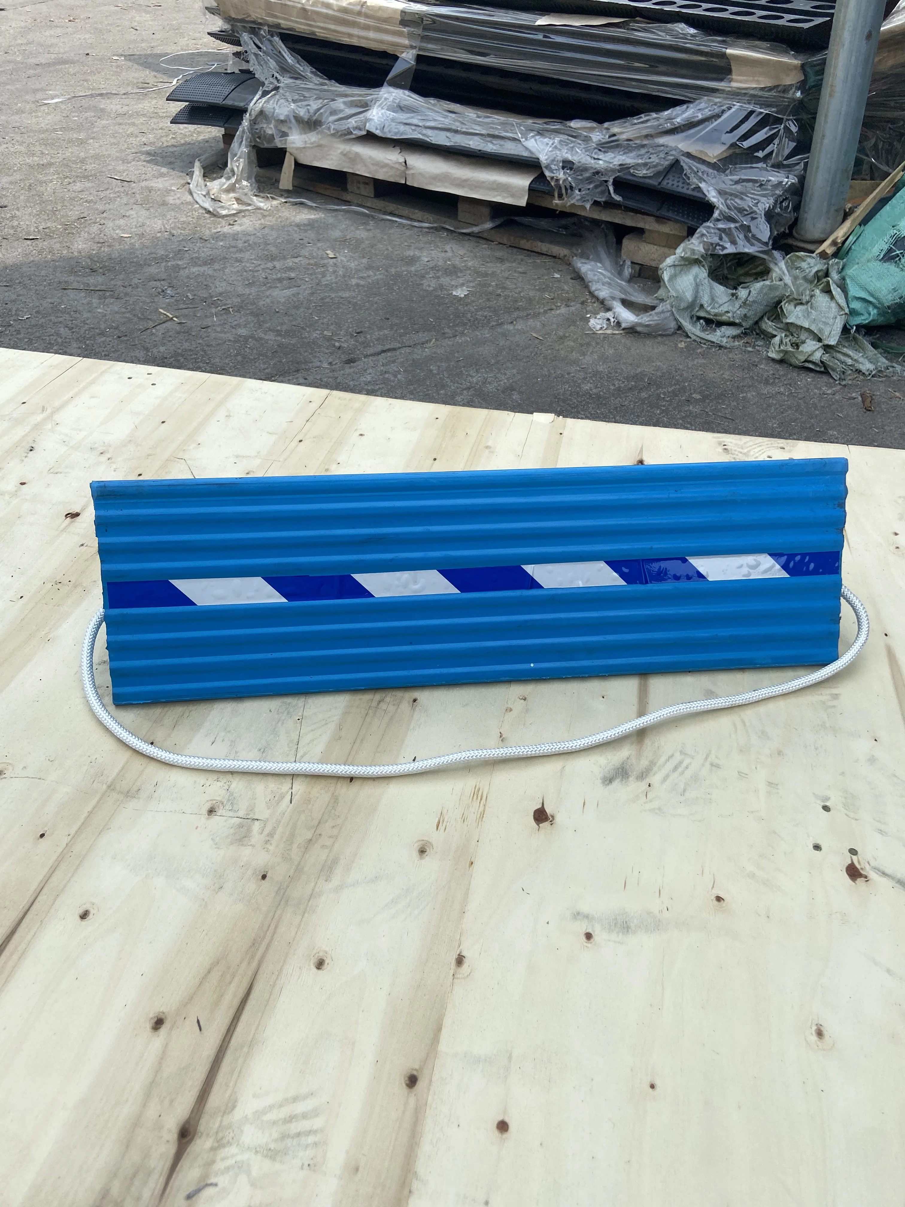 Heavy Duty Blue Rubber Aircraft Wheel Chocks for Carports details