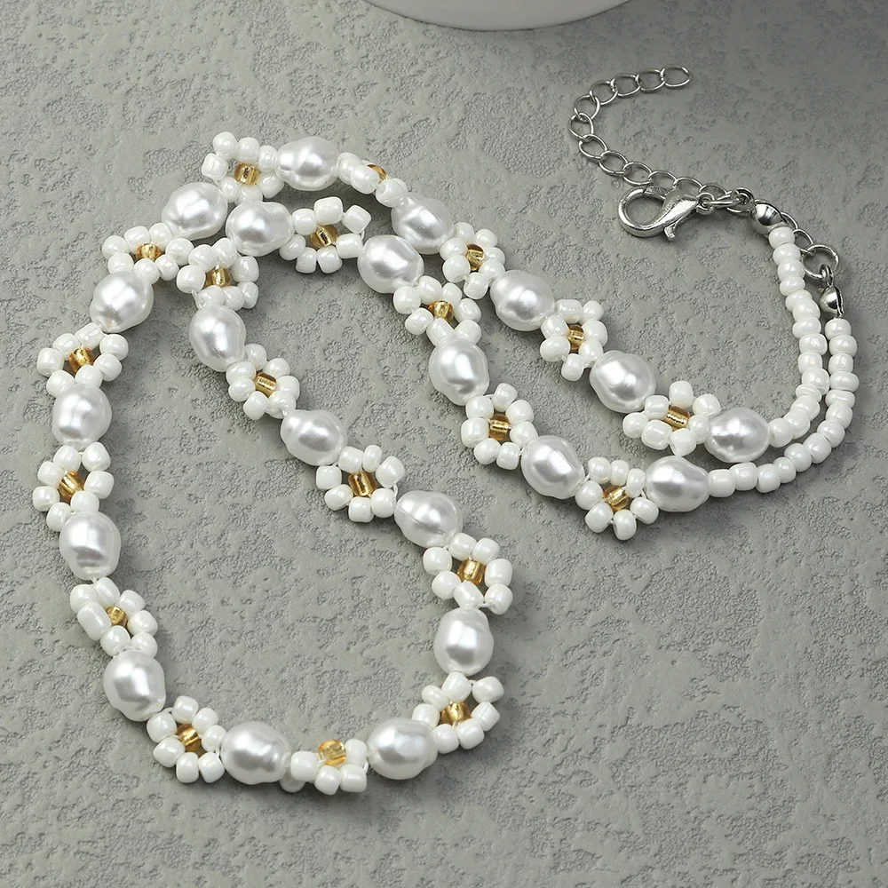 Collier Fantaisie Style Ethnique - Perles Blanches Ajourées - Argenté - 36 Grammes - Occasion