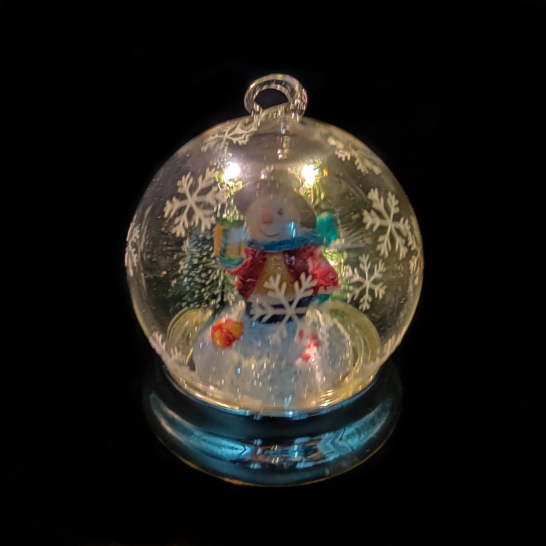 Factory Wholesale Iridescent Led Light Up Glass Ornament Christmas Glass Ball For Christmas Tree factory