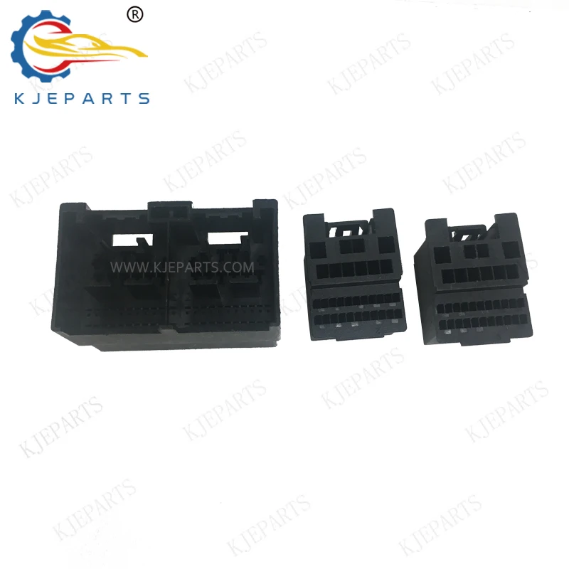 32-Pin Male to 64-Pin Female Adapter with Terminals Automotive Wire Harness Plastic Material