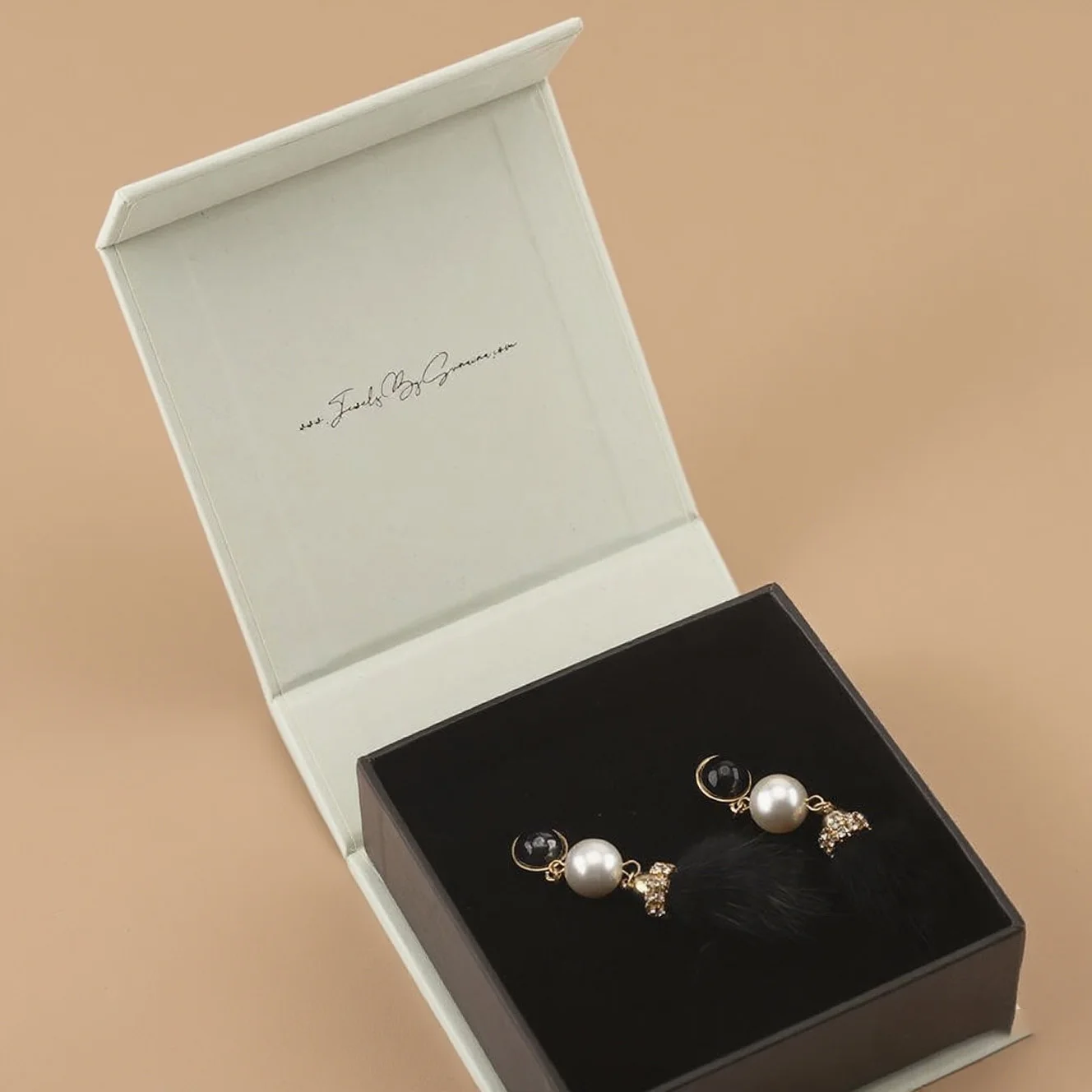 Luxury Small Mother Jewelry Box | Custom Recycled Bracelet Packaging | Eco-Friendly Gift Box Wholesale with Logo Printing