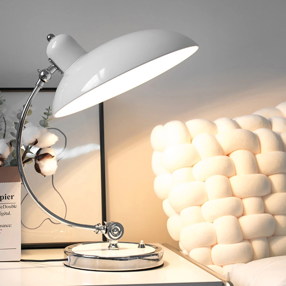 Nordic Designer Modern Metal Table Lamp New Arrival Decorative Home Lights with AC/DC Power Supply Iron Body