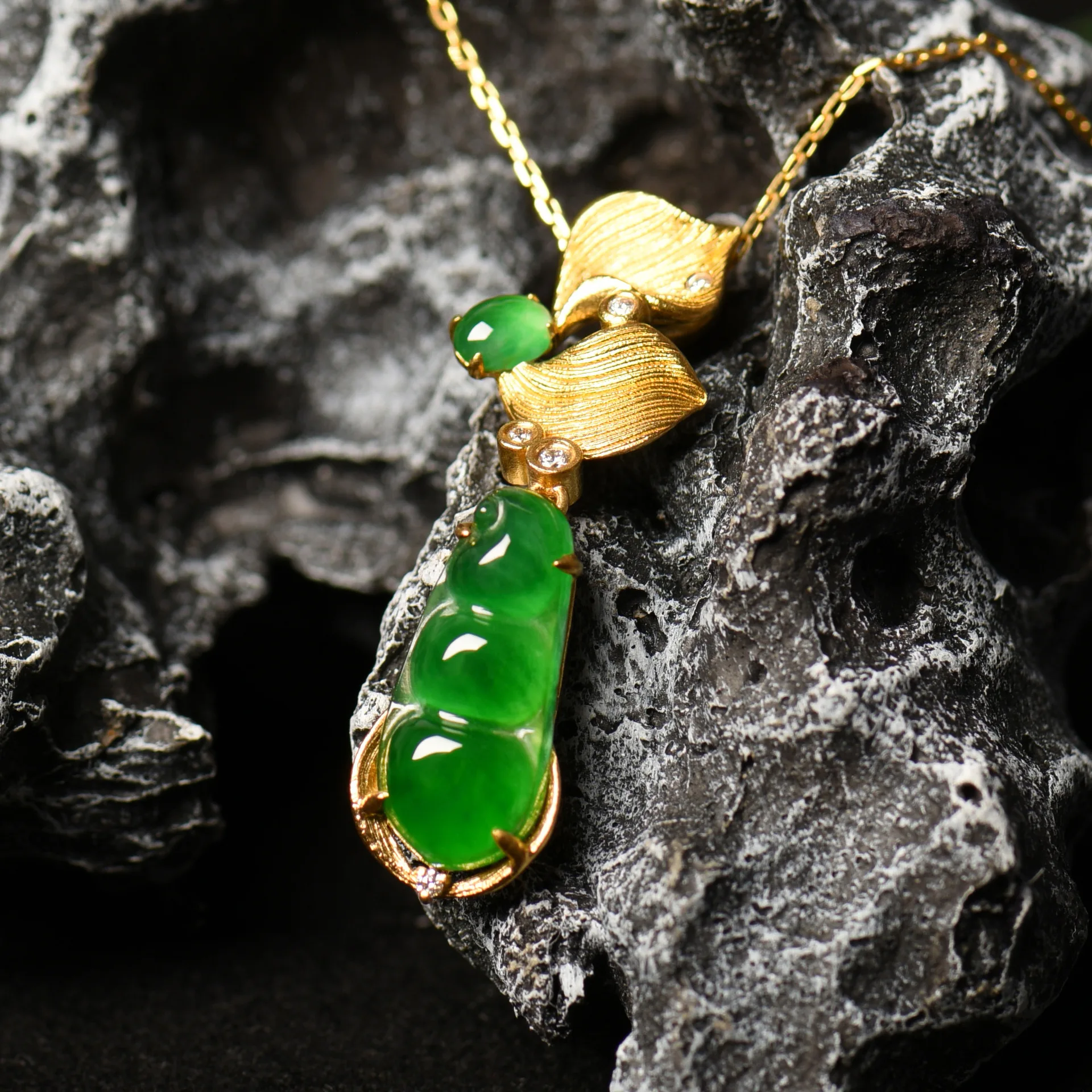 Maya Green Jade Foot Women's 24K Gold Pendant a Goods Fudou Jade 999 Pure  Gold Egg Noodles Necklace National Tide Style