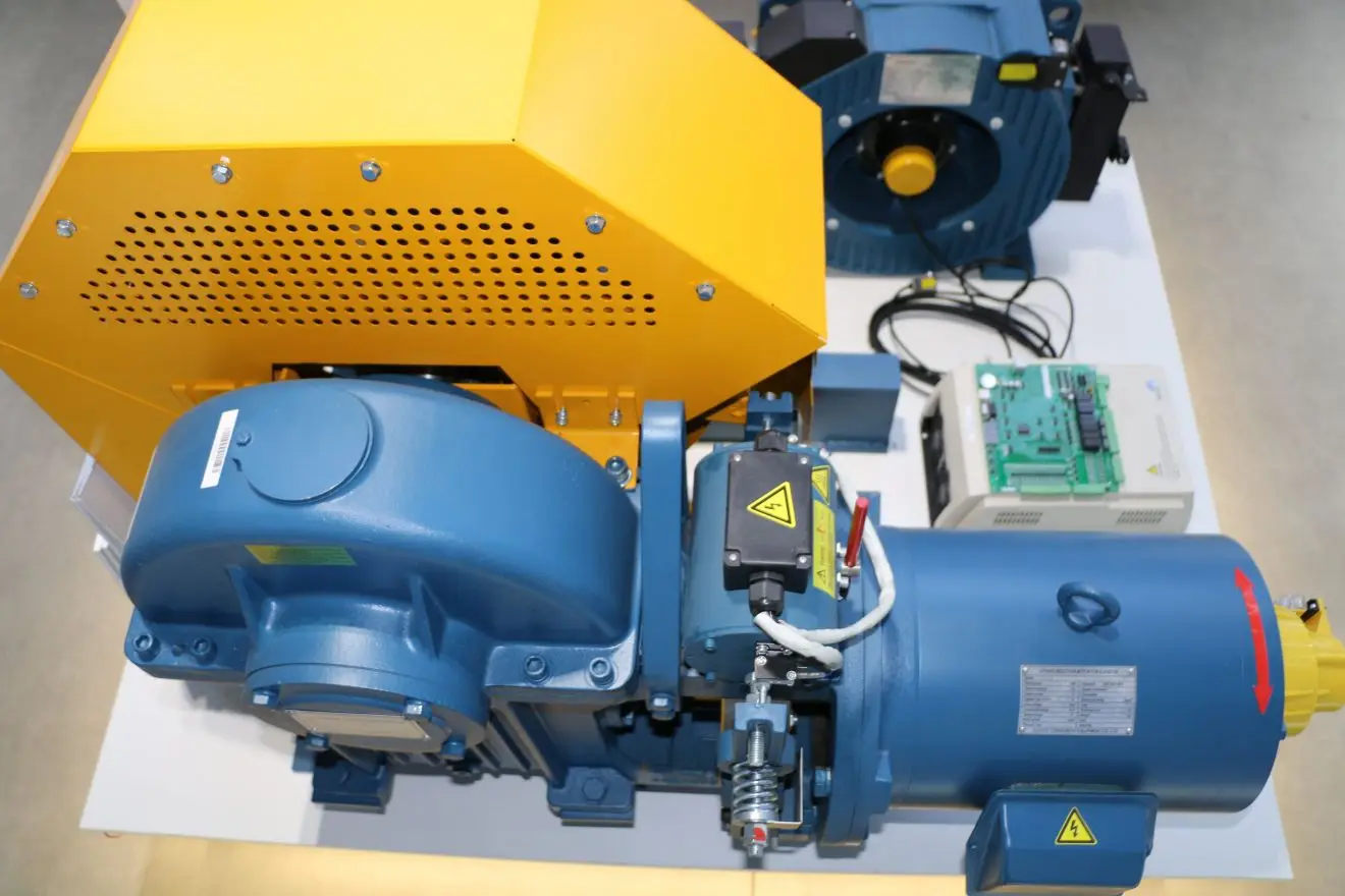Excellent Traction System GT140WL VVVF Lift Geared Motor Elevator Traction Machine
