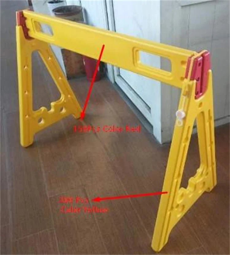 Plastic High Reflective Portable Triangle Stand Construction site Water Filled Flexible Safety Road Barrier