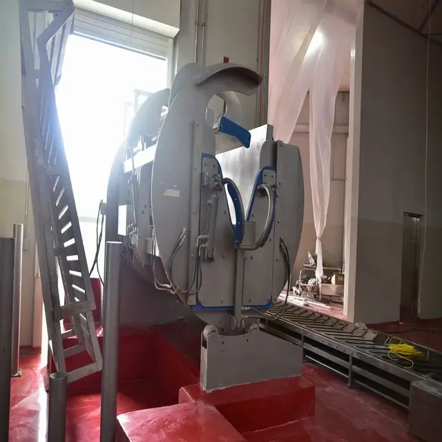 Kill box for cattle buffalo slaughterhouse slaughterhouse equipment