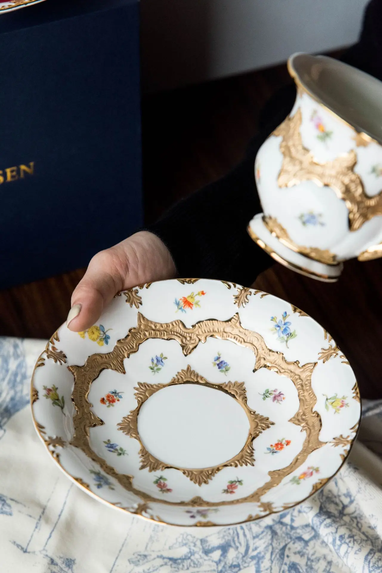 Luxury Hand Painting Real Gold Tea Cups Set Royal Handmade Tea Cup And