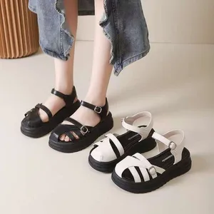 New Arrival Summer Open Toe Ankle Strap Flat Sandal Soft Sole Beach Diamond Design Fashionable Trendy Platform Outdoor Use