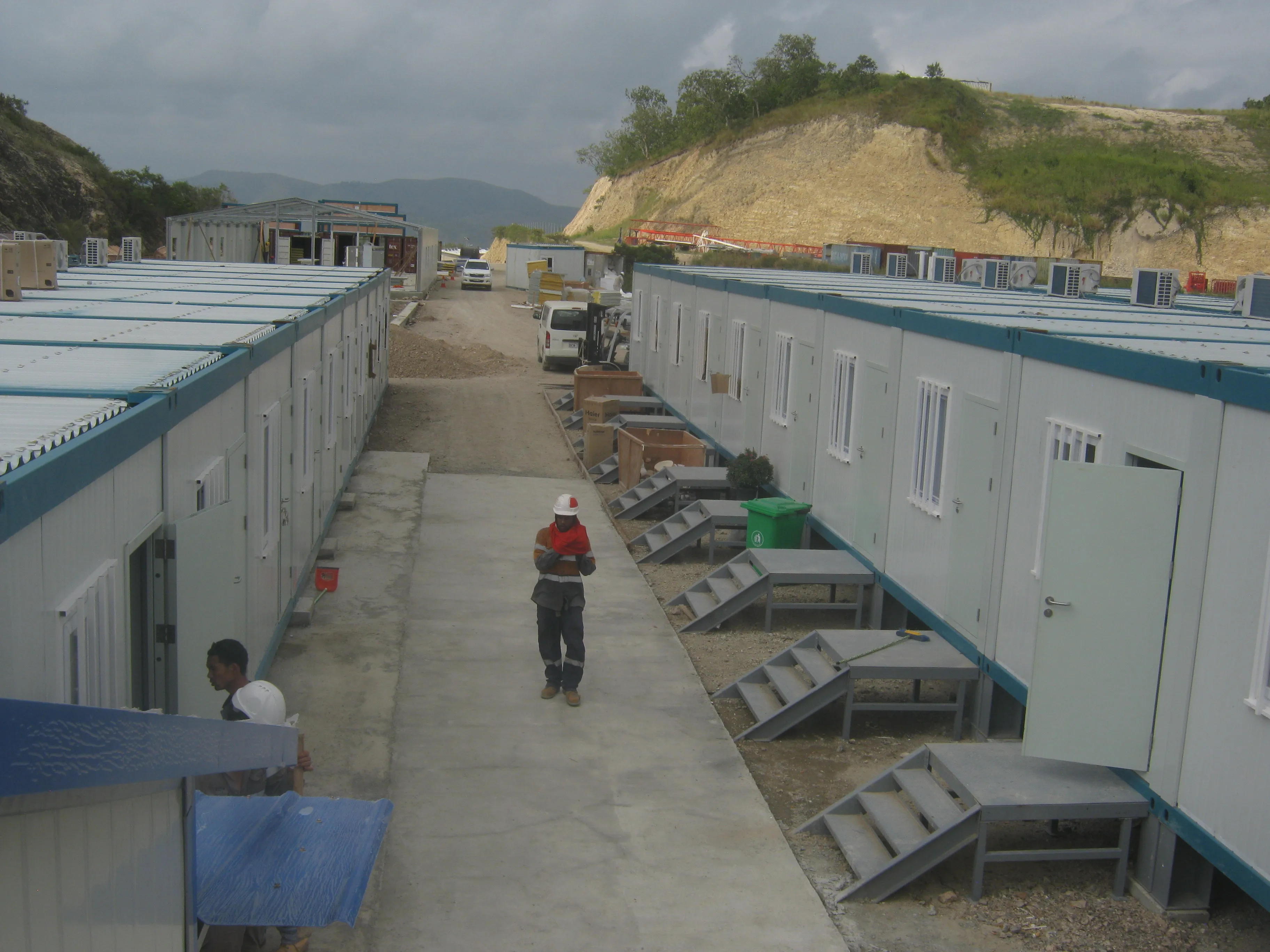 PetroChina Pipeline Campsite Prefabricated Houses in Papua New Guinea 20ft 40ft Flat Pack Steel Structures for Office Hotel Use