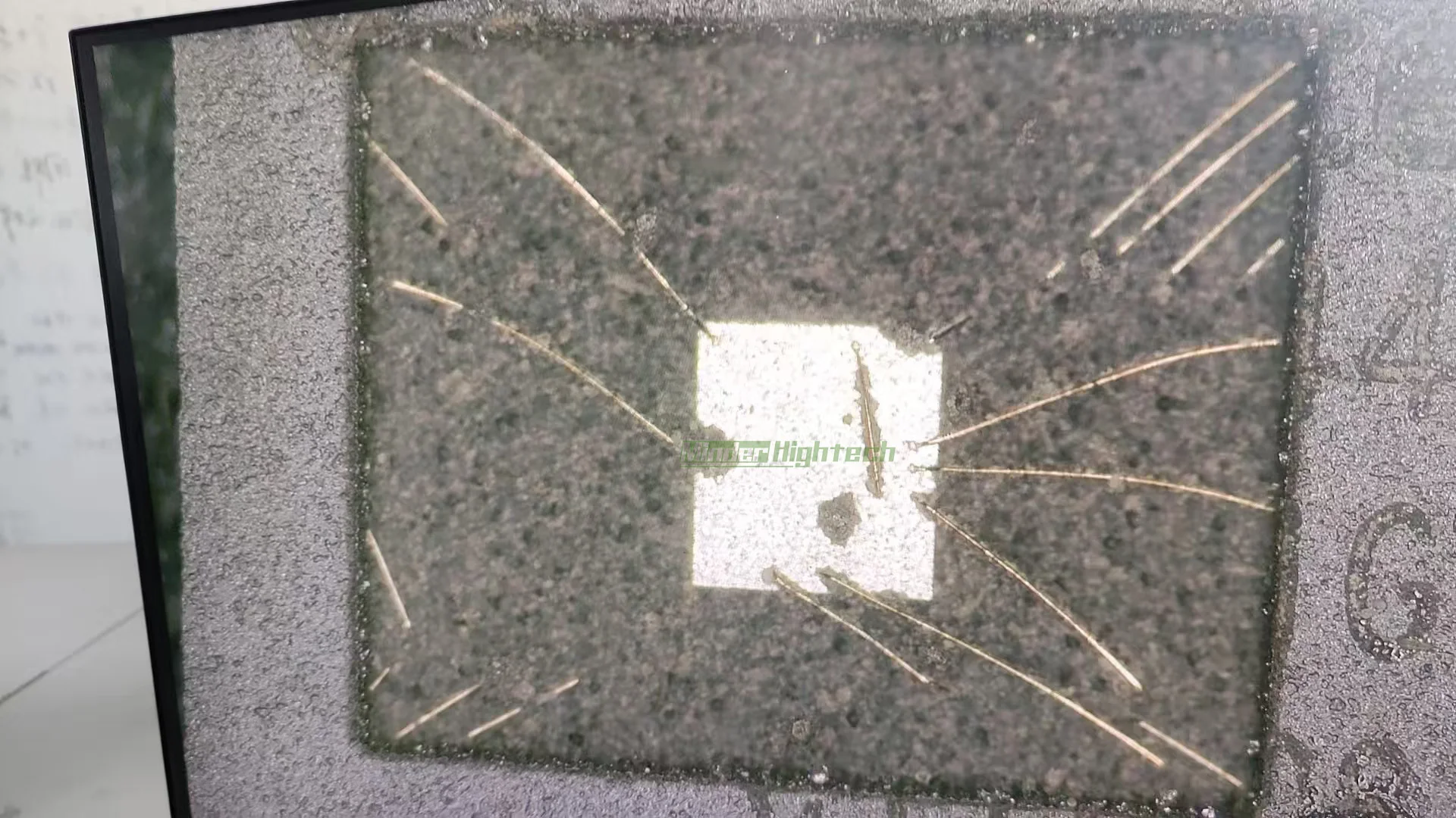 Lézeres lekapszulázó gép