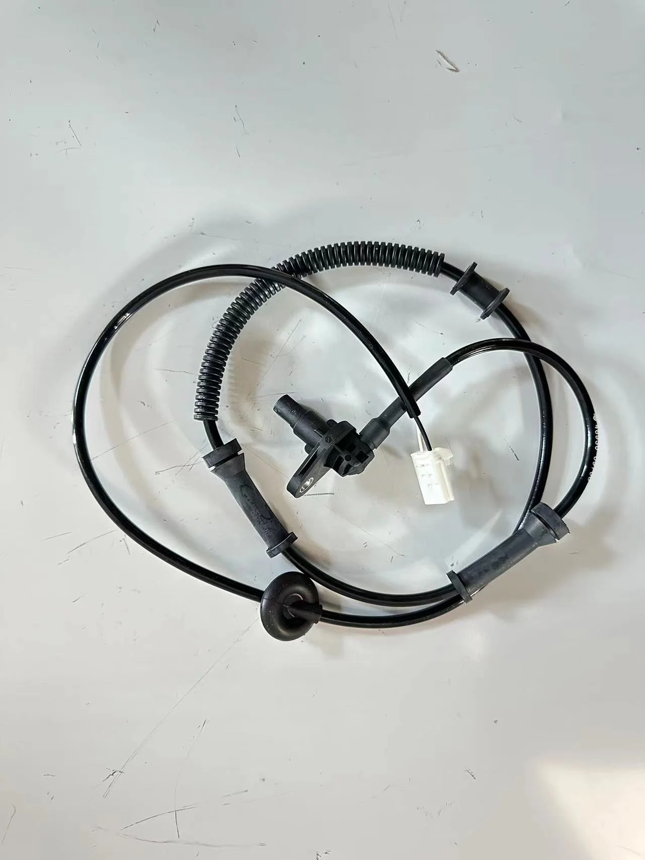 Capteur Vitesse Roue ABS 48930-09100 - Compatible SsangYong Kyron 2005-2008 & Rexton 2006-2008 - Pièce Auto Fiable