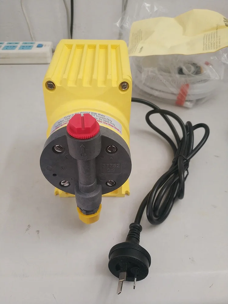 Микро дозирующий насос для химической жидкости, Милтон Рой