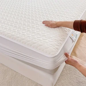 Wholesale Anti Bed Bug Proof Heart Shape De Colchon Quilted Water Proof Waterproof Bed Cover Mattress Protector Covers