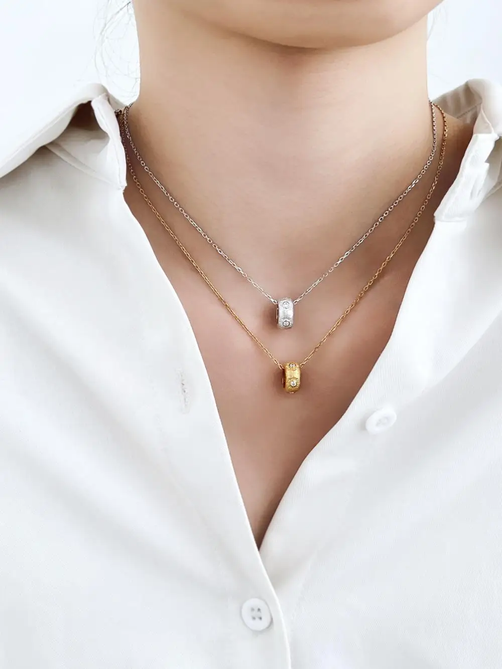 KAKODIY gold-plated luxury fashion 925 sterling silver jewelry pendant women's round tire shape necklace detail 4