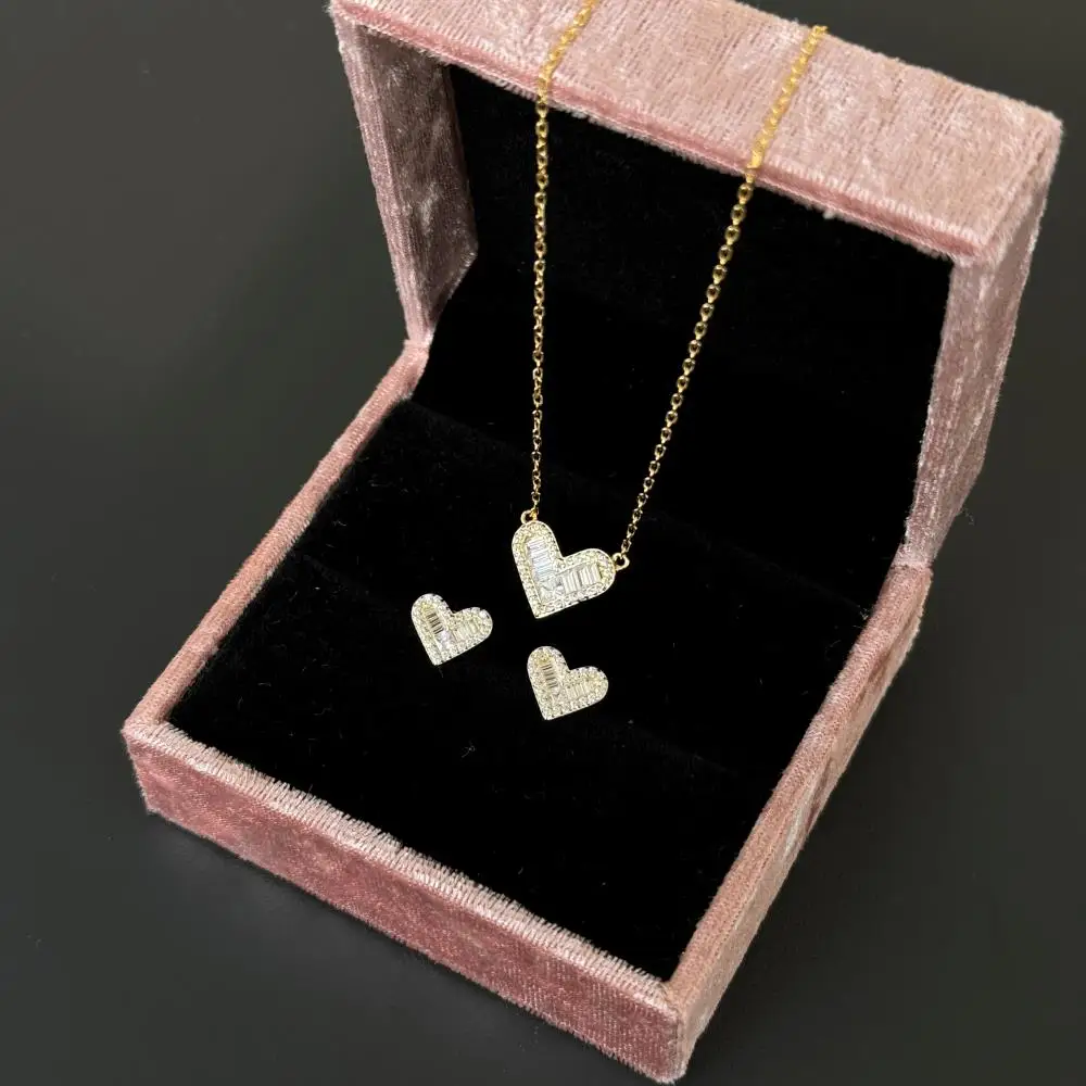 KAKODIY Fine Jewelry 925 Sterling Silver Rhodium Plated 5A Cubic Zirconia Pendant Heart Necklace (For Women) detail 2