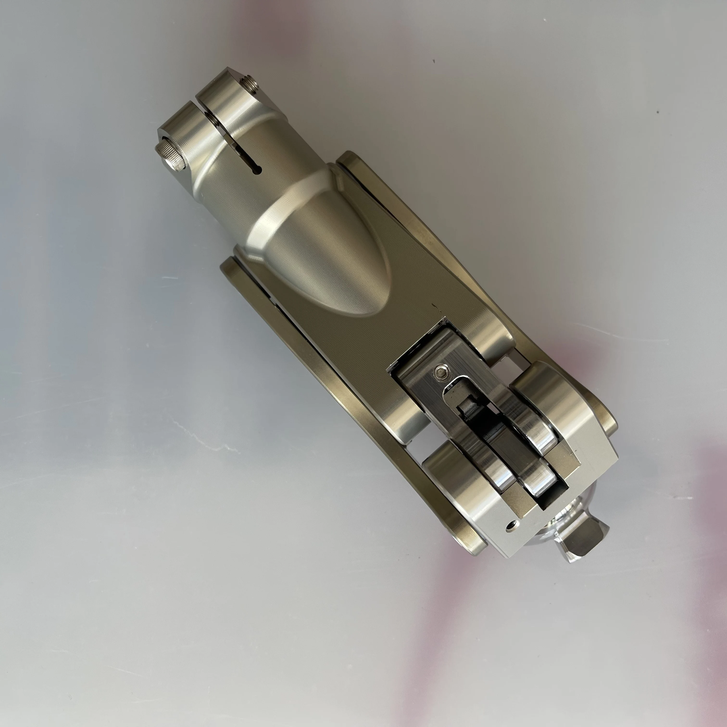 Four-Axis Hydraulic Artificial Prosthetic Knee Joint Implant Type Artificial Limb Class I Rehabilitation Equipment