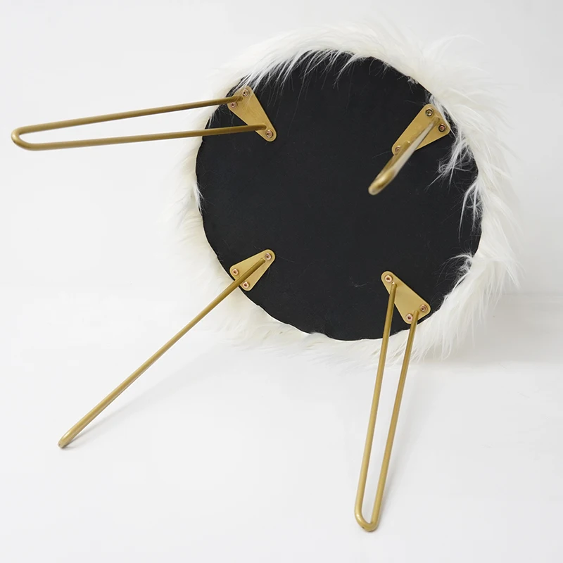 Living Room Furnitures Modern European Style Round Footstool White Faux Fur Ottoman Stool with Golden Legs