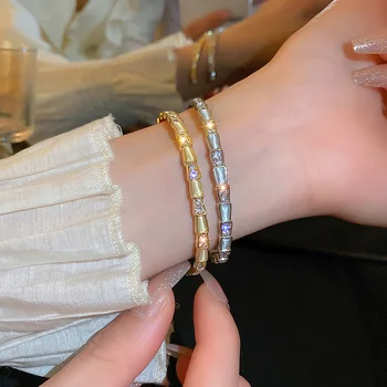 Wholesale Fashionable Light Luxury Zircon Snake Shaped Open hand jewelry Small Ins Style Simple Advanced Handicrafts bracelet