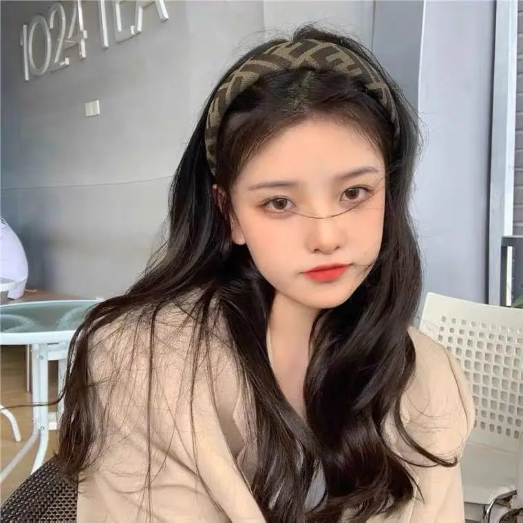 2024 Latest Shiny Luxury Girls Headband High Quality Designer Sponge