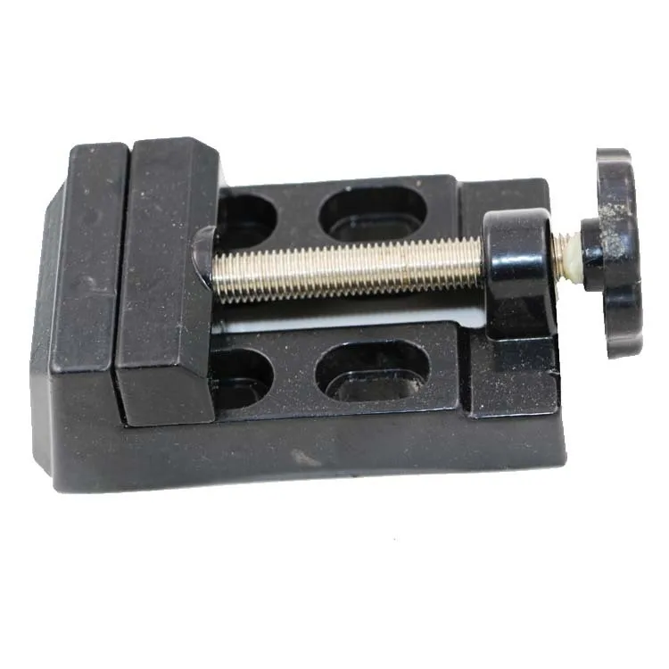 Hammomda ayol va dosti bilan